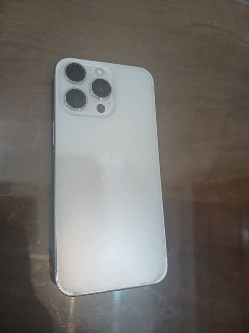 Apple iPhone 15 Pro Max 0