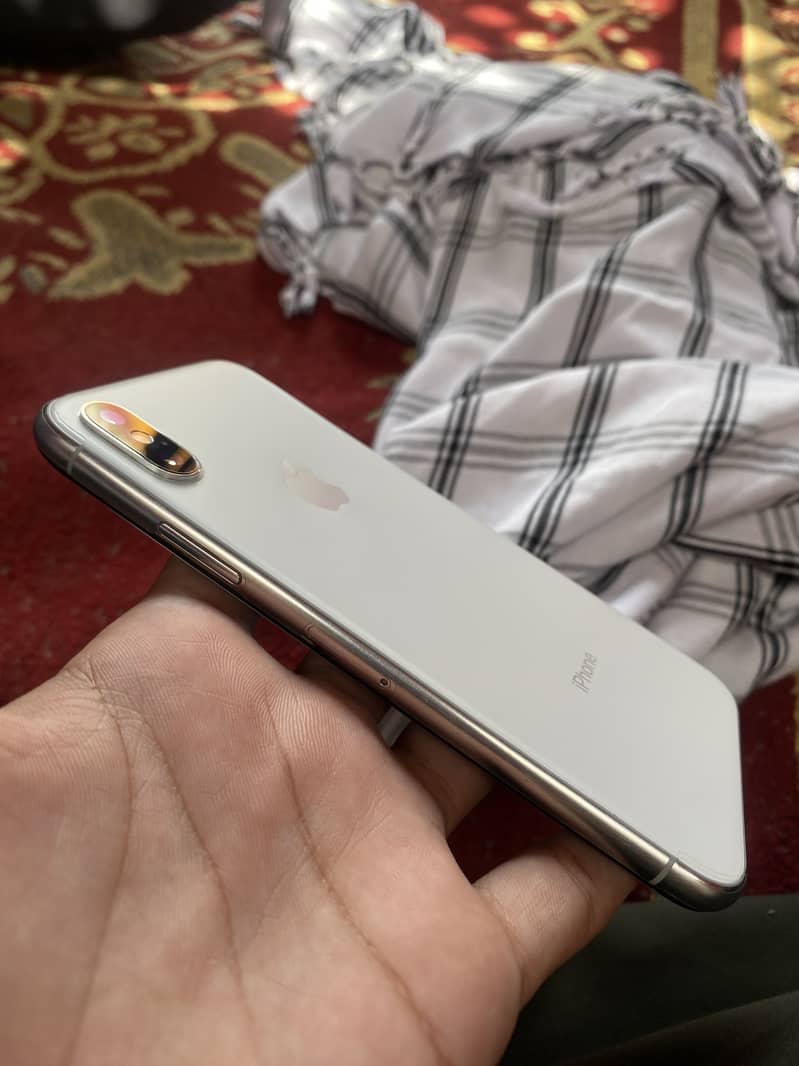 Apple iPhone X 0