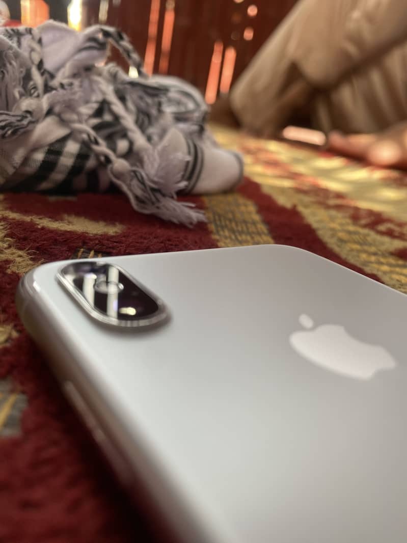Apple iPhone X 5