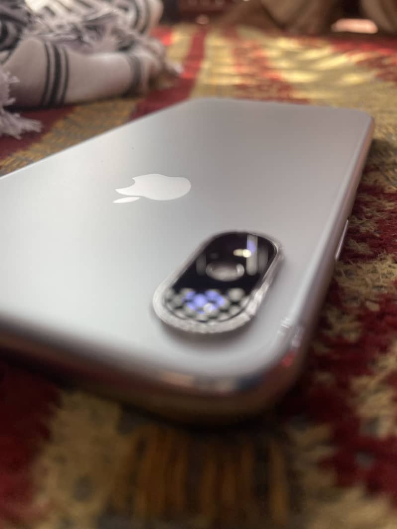Apple iPhone X 6