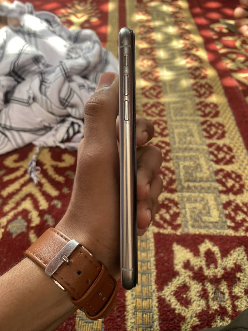 Apple iPhone X 13