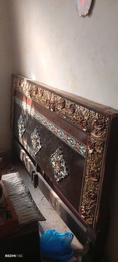 only bed in good condition