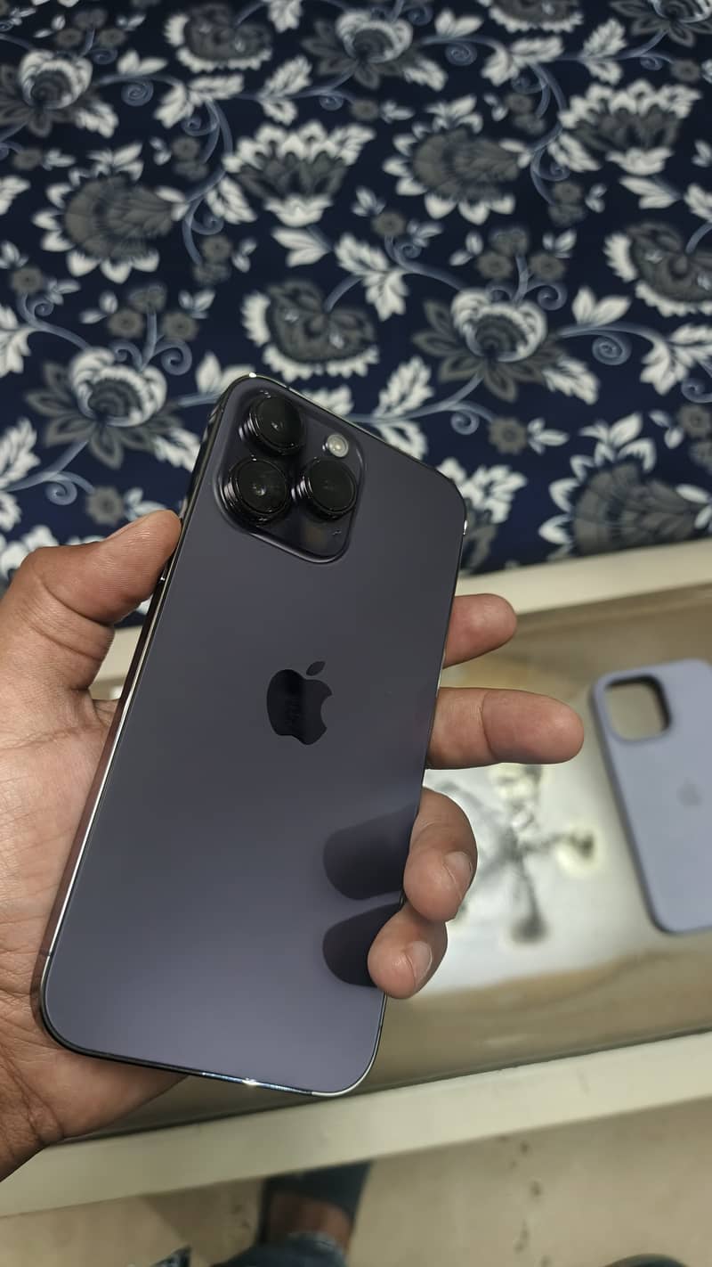 Apple iPhone 14 Pro Max 1