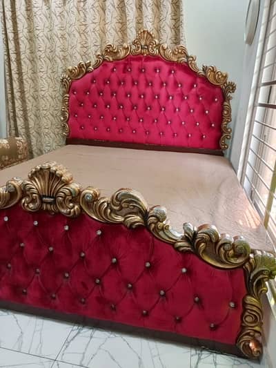Double bed with 2 side tables and dressing table