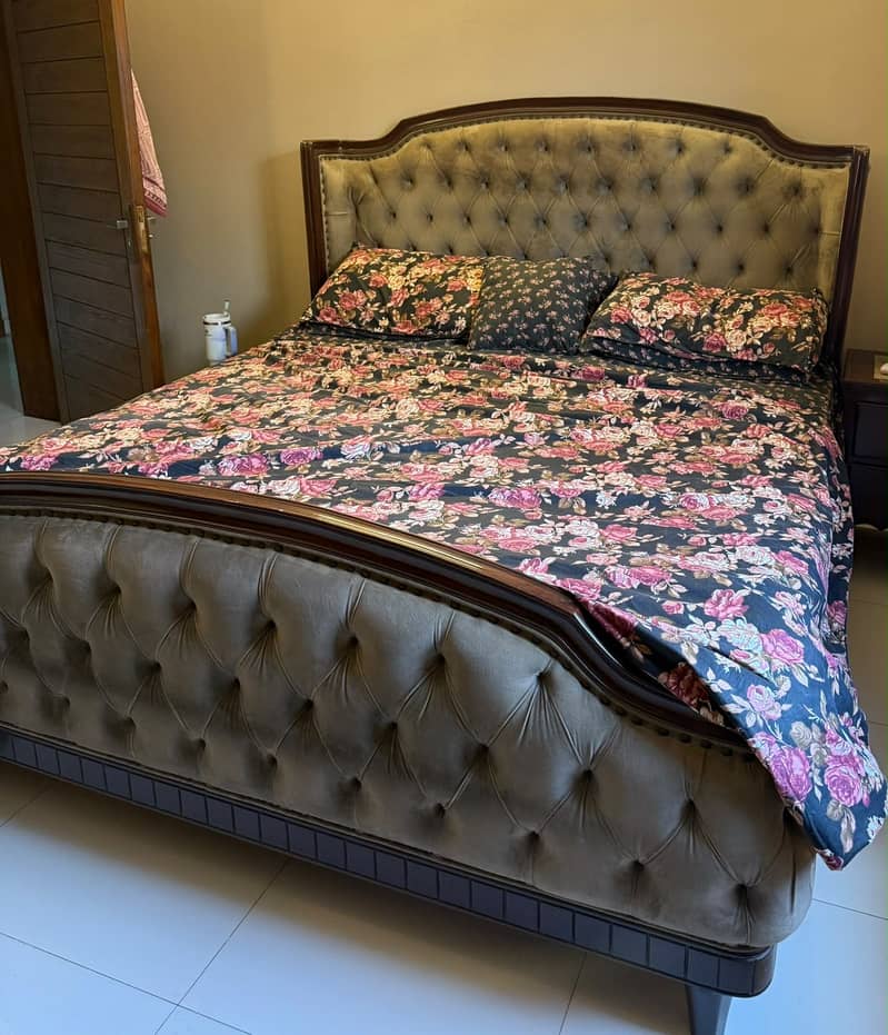 complete bed set 10/10 condition 0