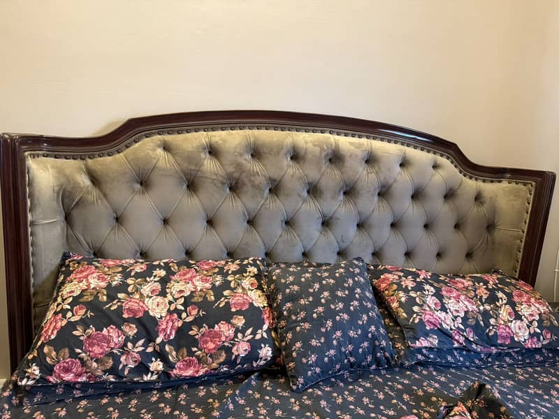 complete bed set 10/10 condition 1