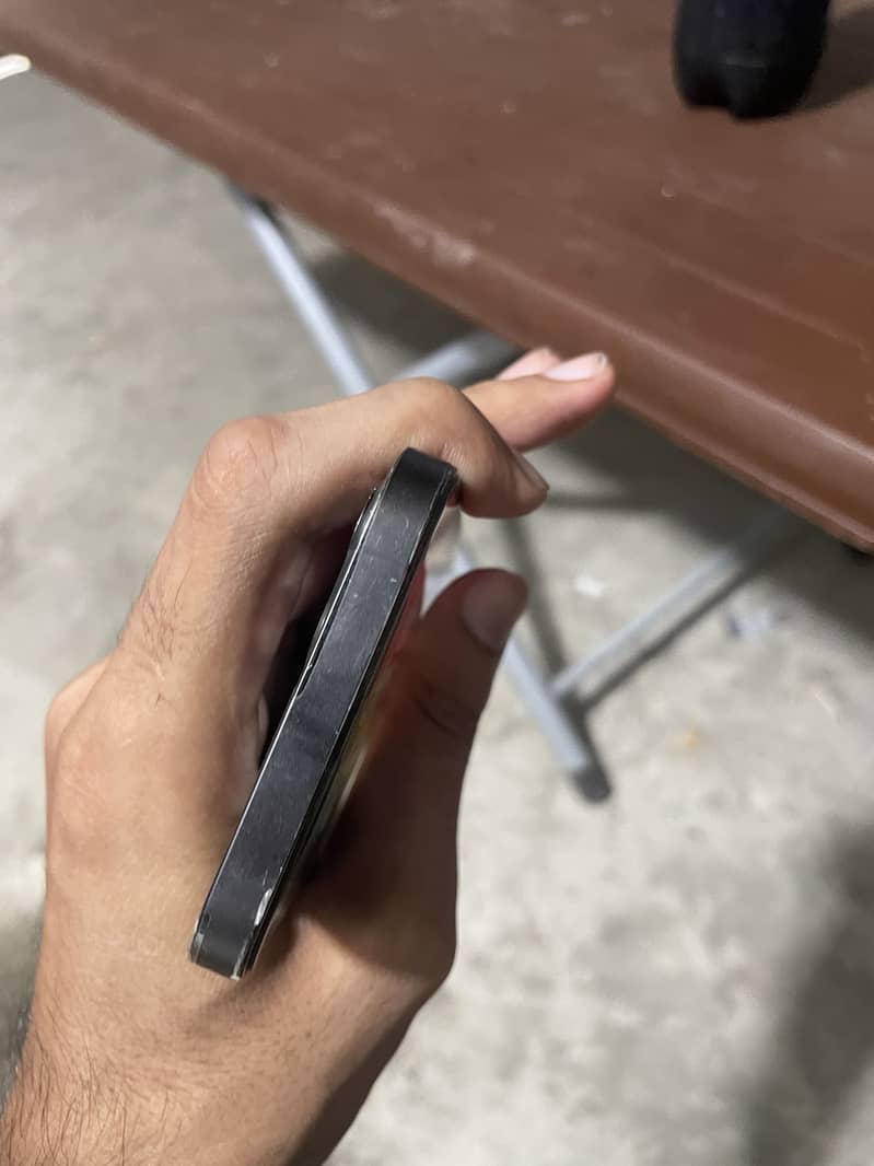 Apple iPhone 12 Pro 4