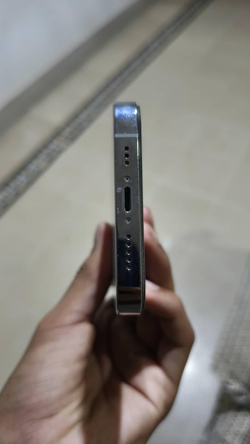 Apple iPhone 14 Pro 1