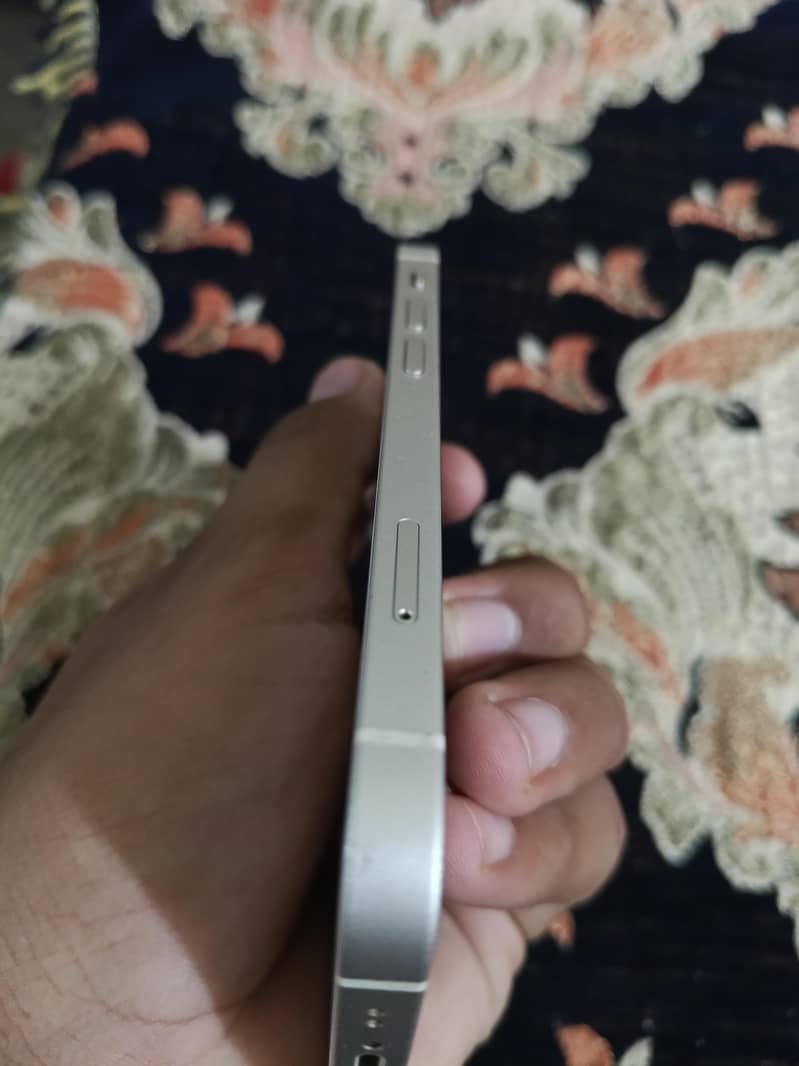 Apple iPhone 12 mini 1