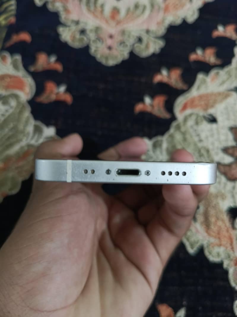 Apple iPhone 12 mini 3