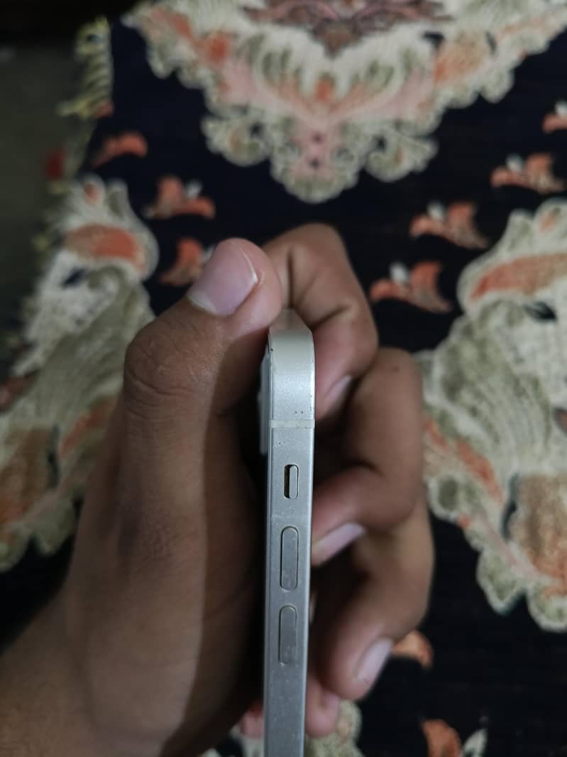 Apple iPhone 12 mini 6