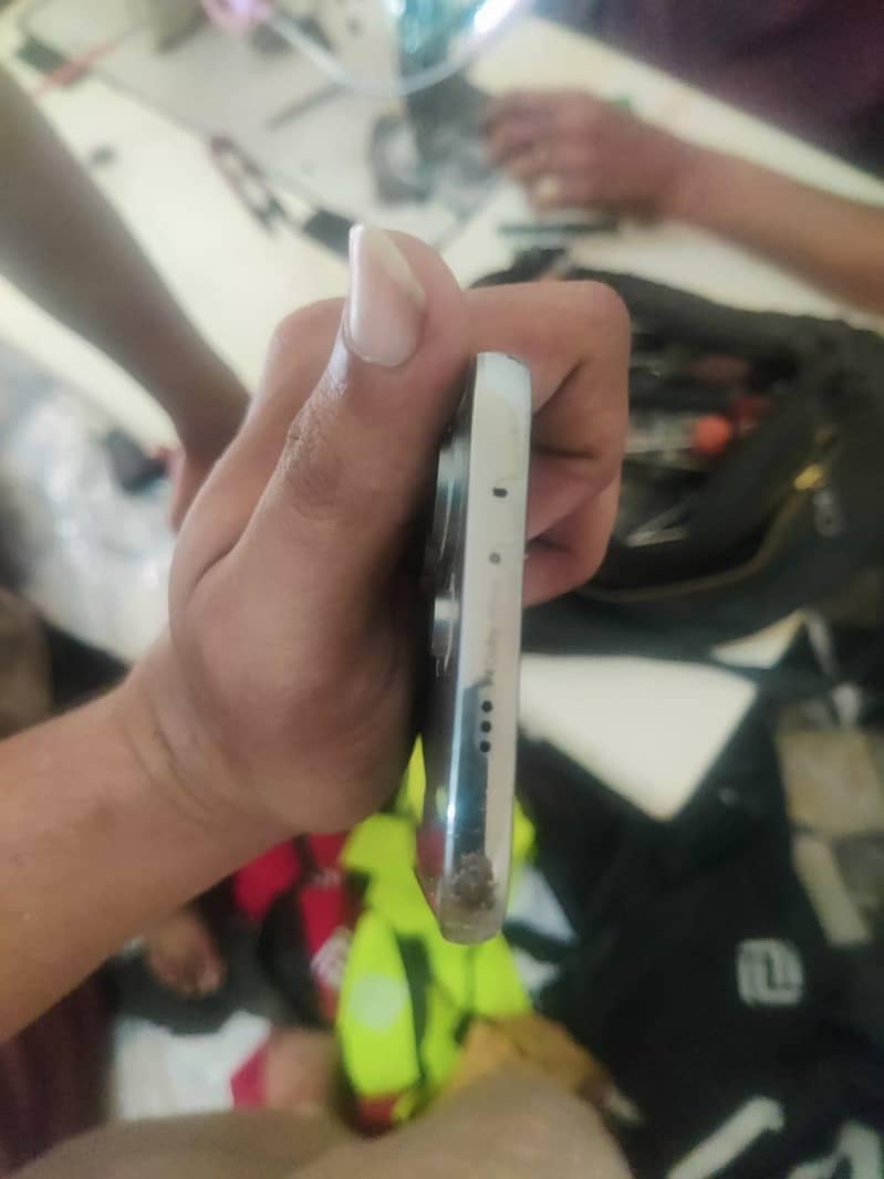 Tecno Phantom 50 Pro 4
