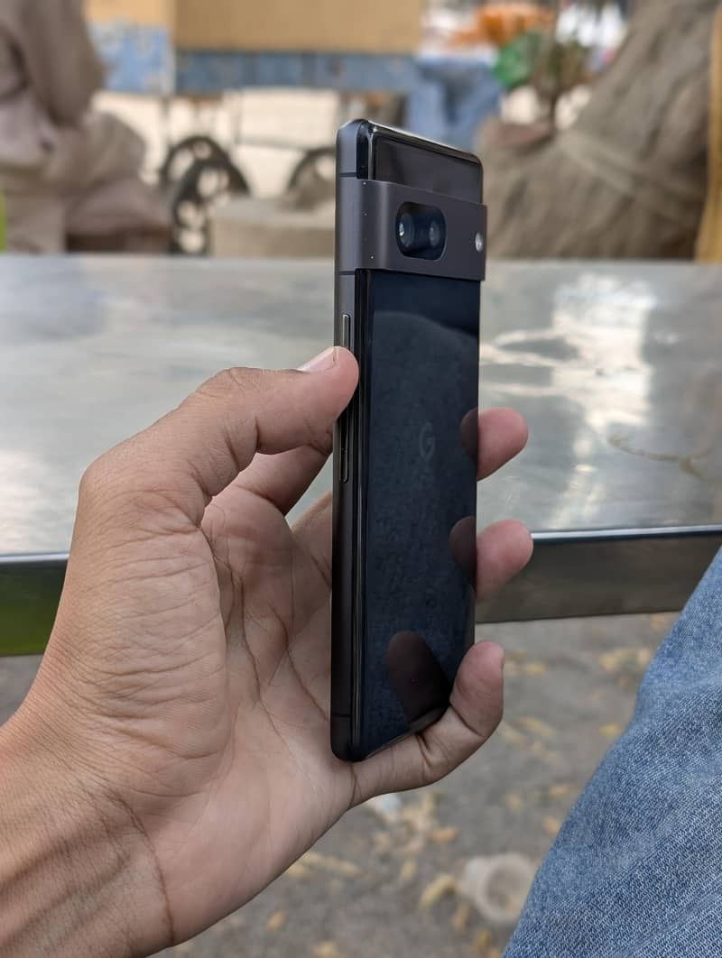 Google Pixel 7 4