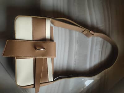Miniso Colorblock Baguette Shoulder Bag – 10/10 Brand New Condition