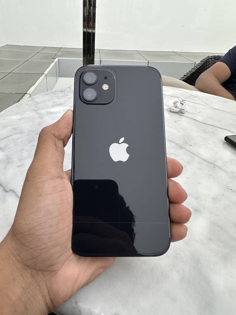 Apple iPhone 12 1