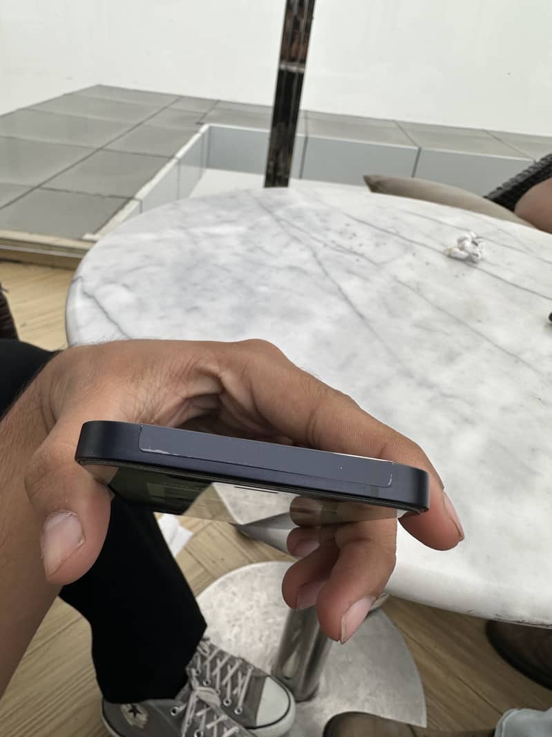 Apple iPhone 12 3