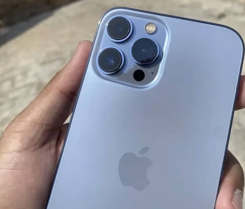 Apple iPhone 13 Pro Max 3