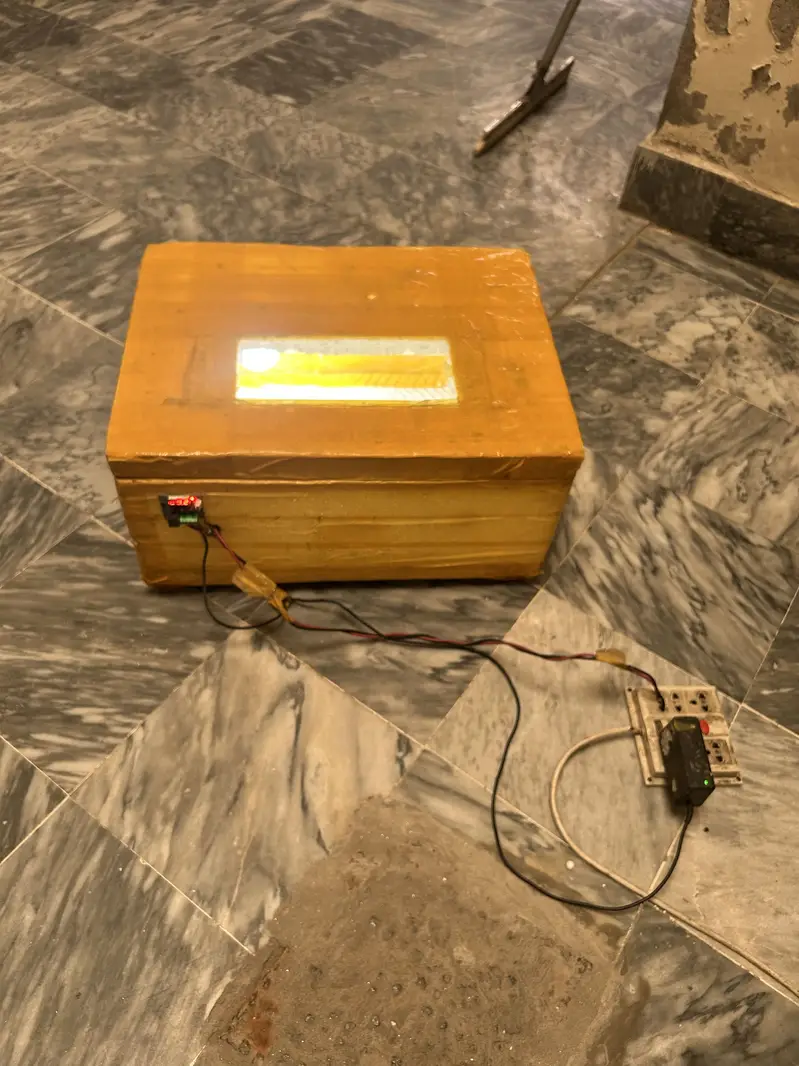 Manual or semi automatic Egg Incubator 70 eggs vla — photo 2