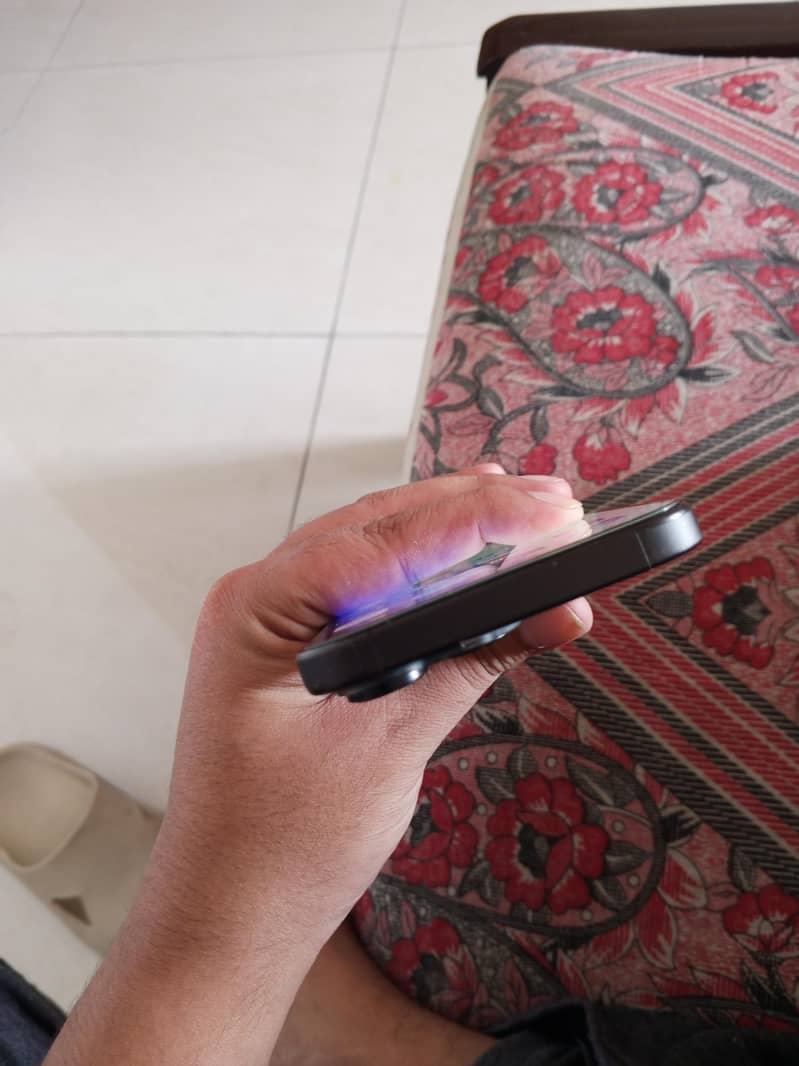 Apple iPhone 15 Pro Max 3