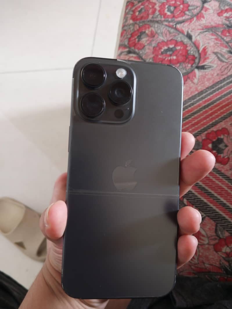 Apple iPhone 15 Pro Max 6
