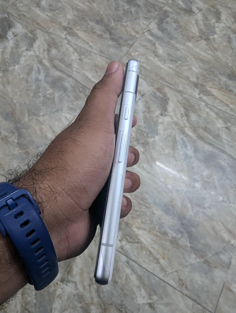 Google Pixel 7a 5