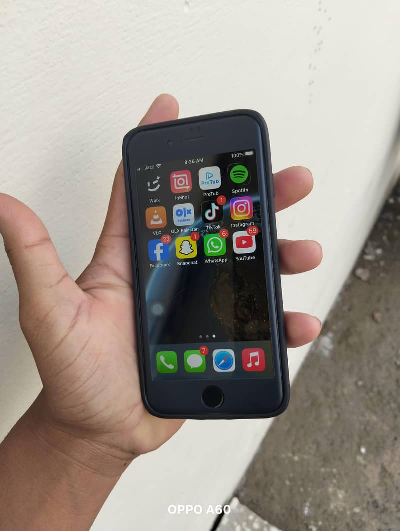 Apple iPhone 8 3