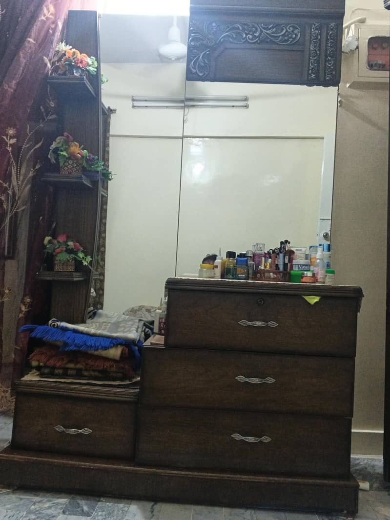 show case with mirror and computer table 0