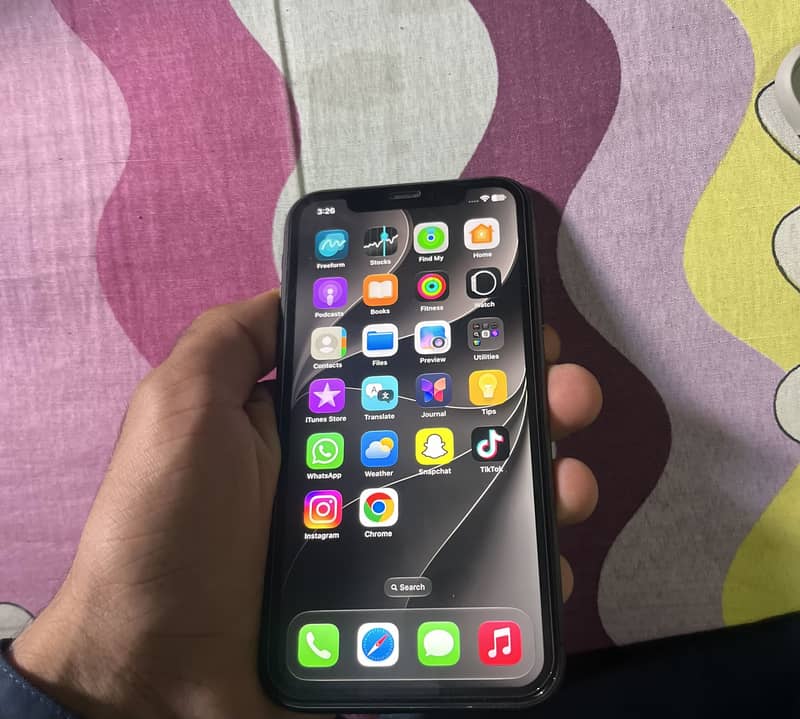 Apple iPhone 11 4