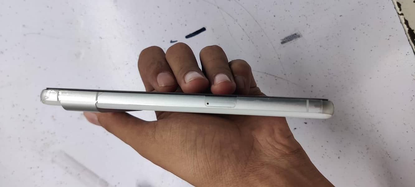 Google Pixel 7 4