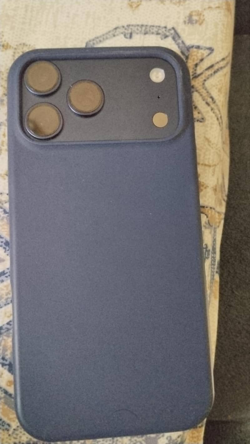 Apple iPhone 17 Pro Max 1