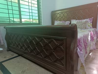 King Size Bed+ Dressing+ Side tables + Mattress + Centre Table