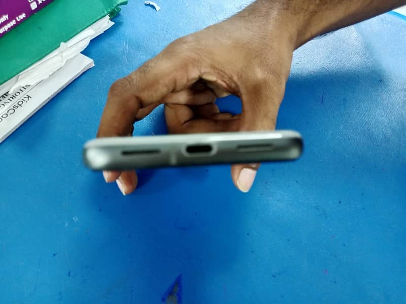 Google Pixel 8 5