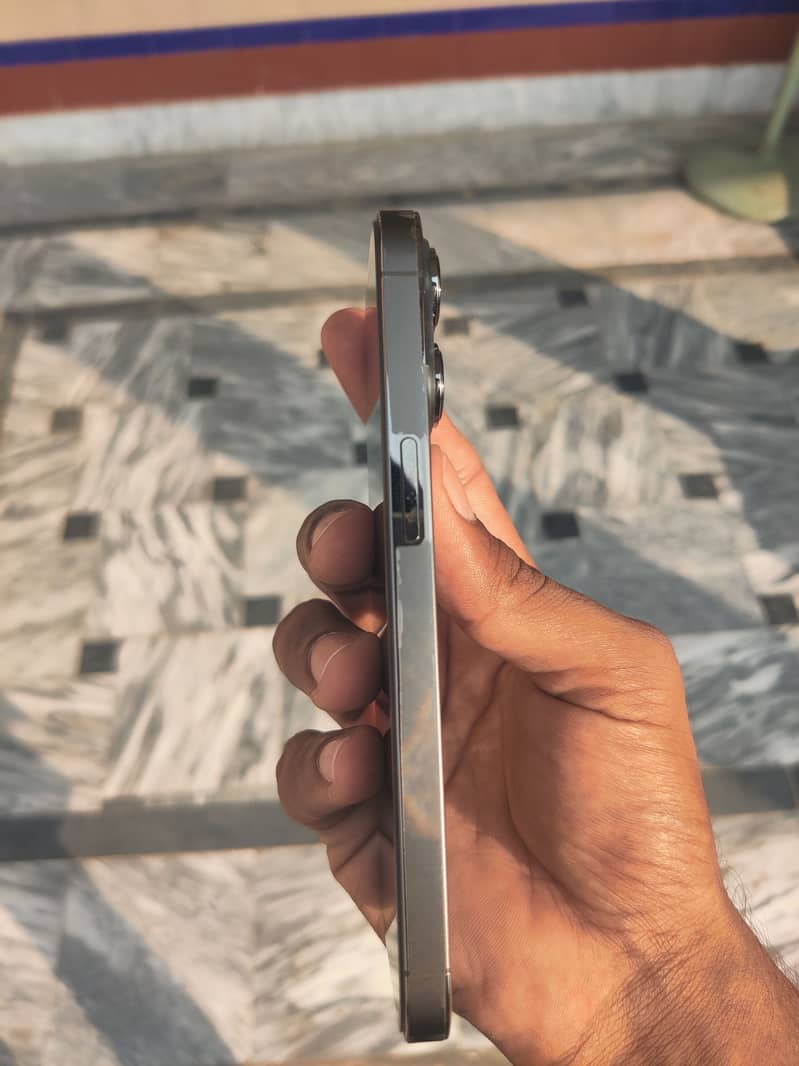 Apple iPhone 13 Pro 3