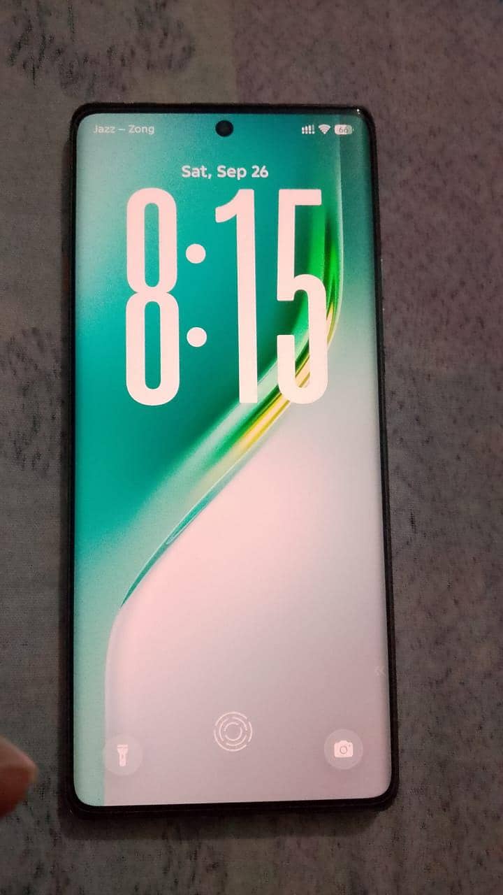Tecno CAMON 40 Pro 0