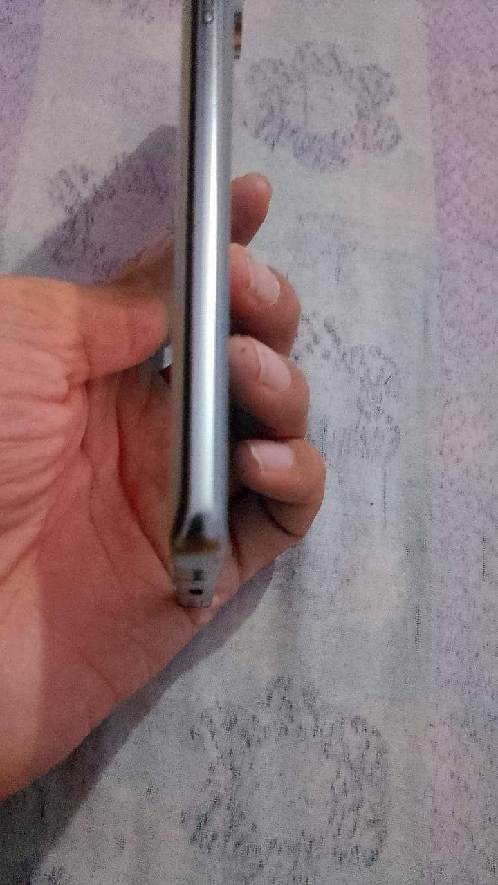 Tecno CAMON 40 Pro 1