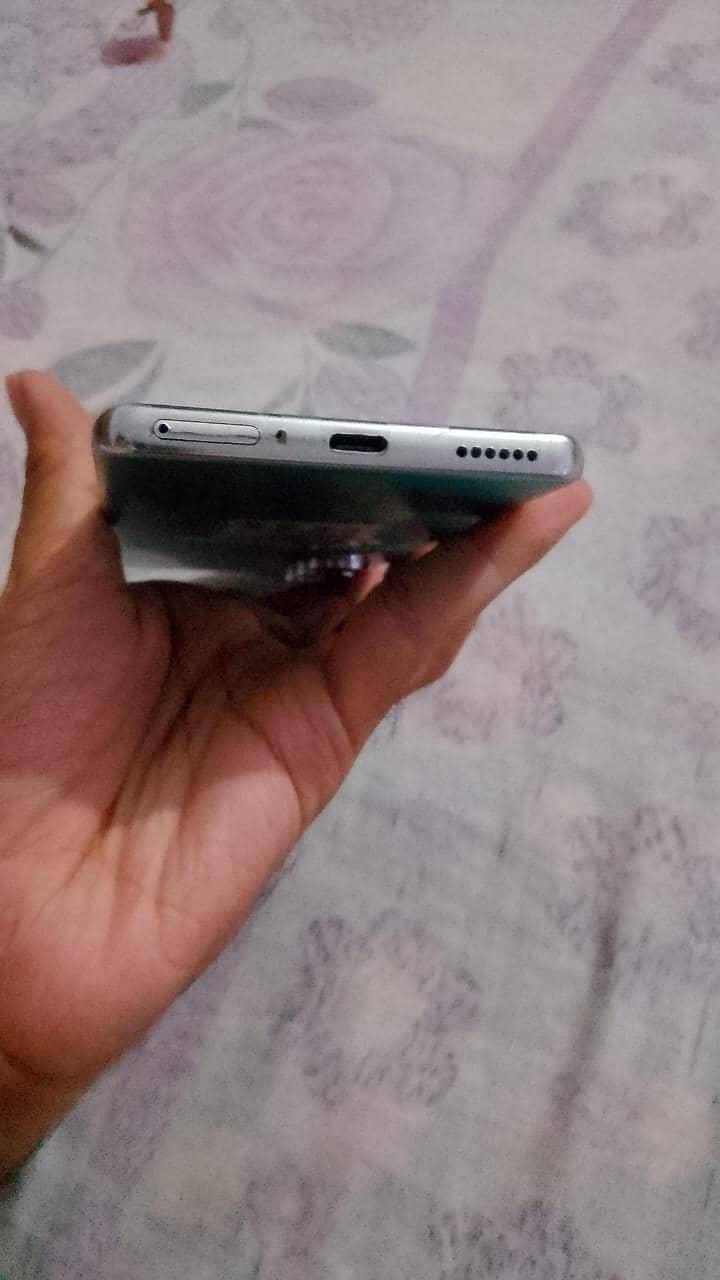 Tecno CAMON 40 Pro 6