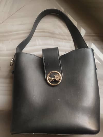 Black Ladies Bucket Bag / Shoulder Bag (Used - Budget Price)