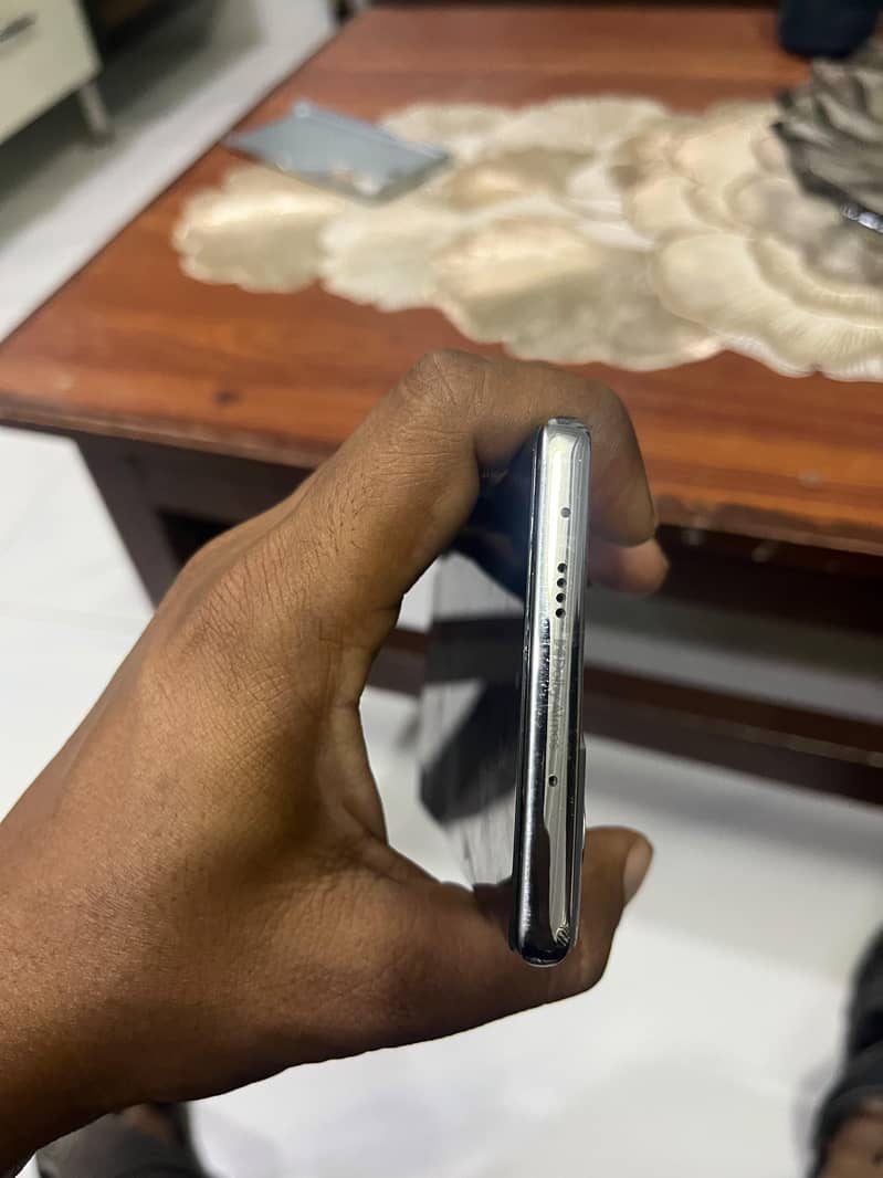 Tecno CAMON 40 Pro 4