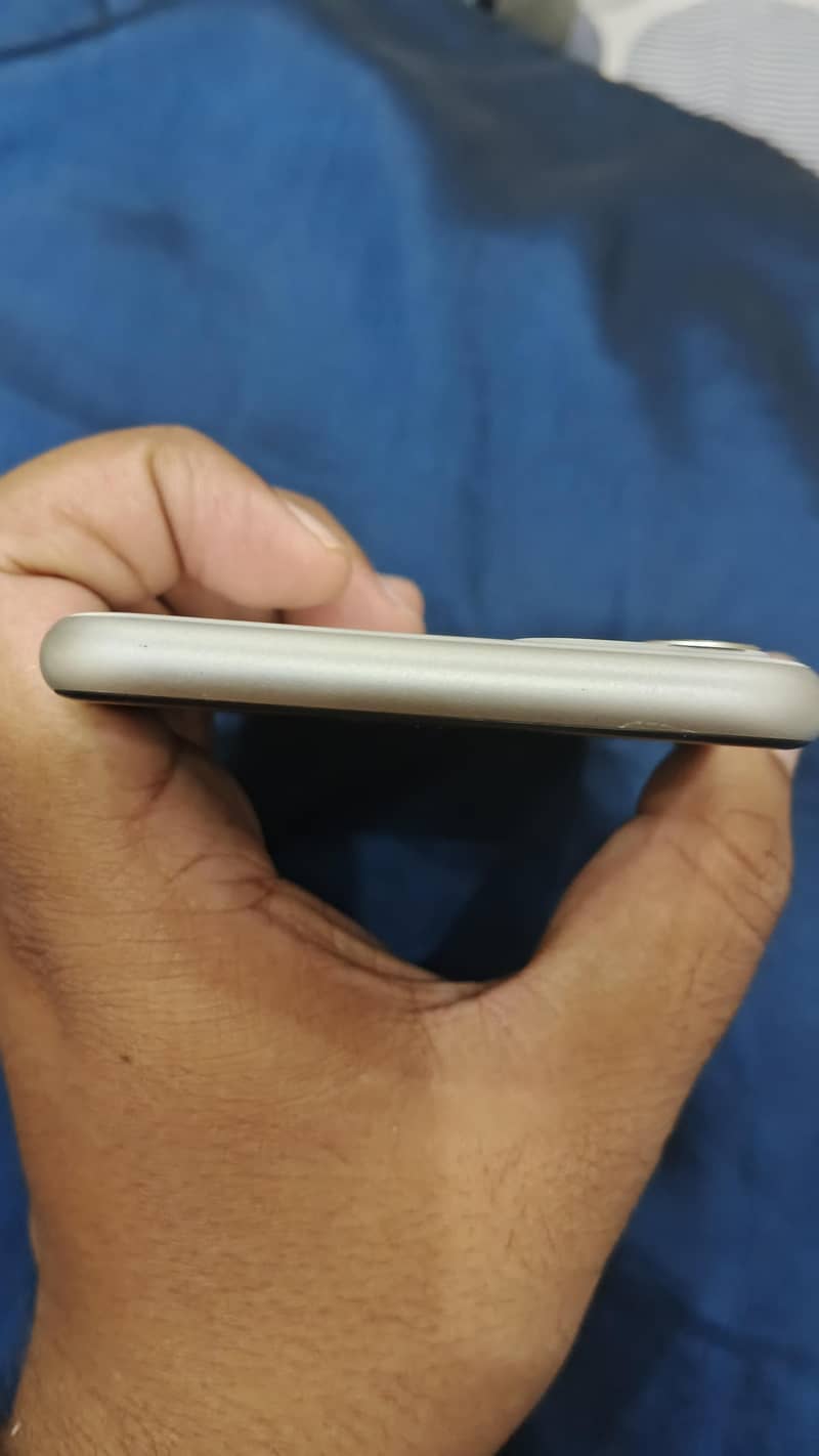 Apple iPhone 11 5