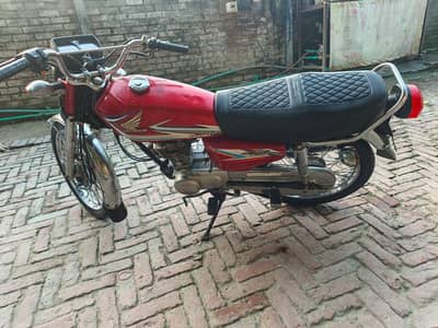 Honda CG 125 Red Colour