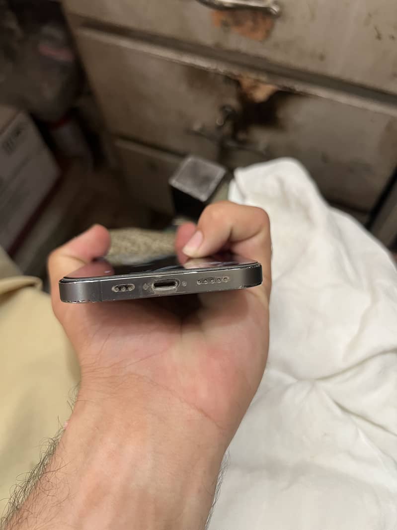 Apple iPhone 12 pro 1