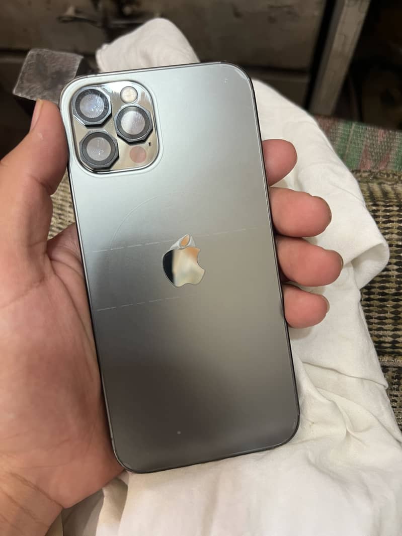 Apple iPhone 12 pro 3