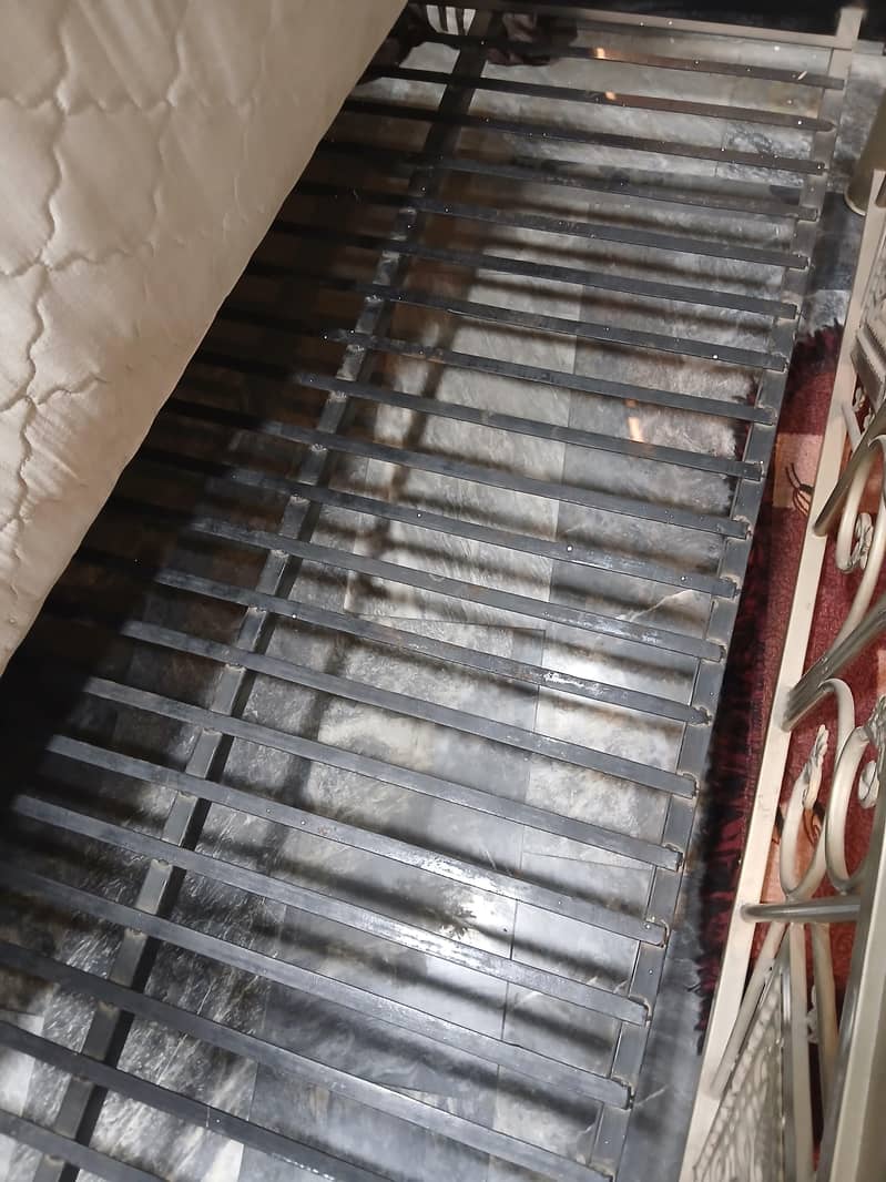 Iron bed 4