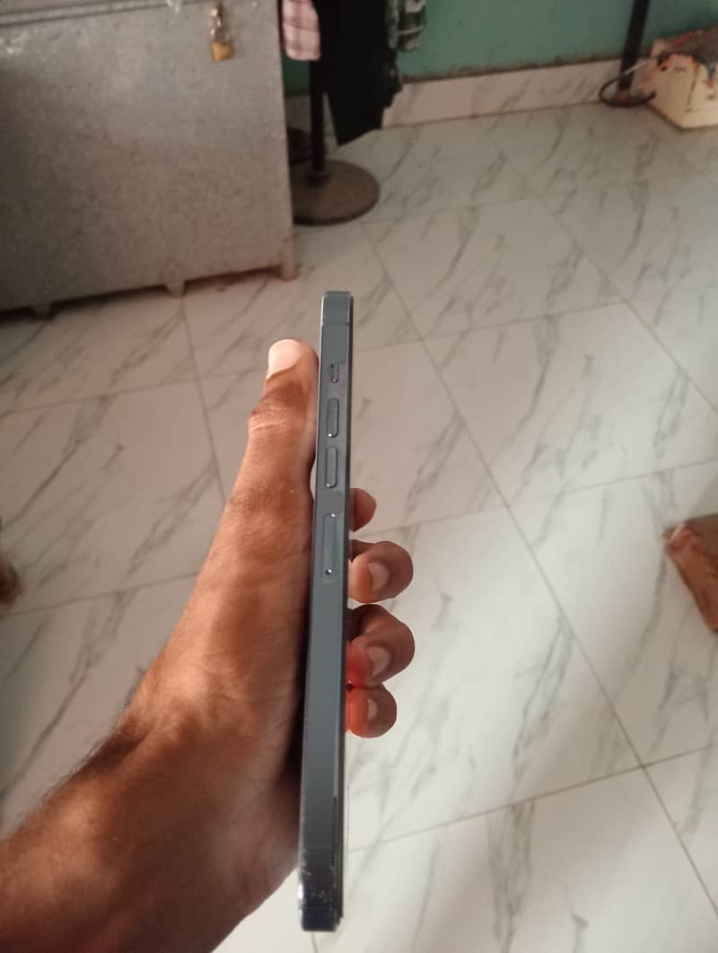 Apple iPhone 13 Pro Max 4