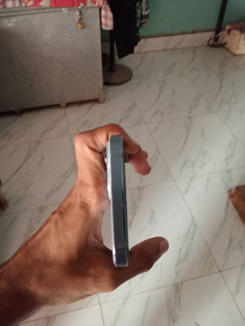Apple iPhone 13 Pro Max 5