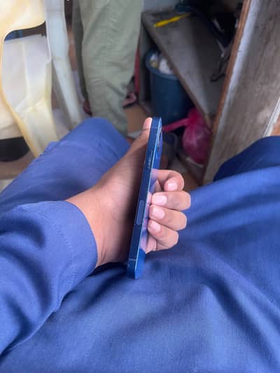 Apple iPhone 12