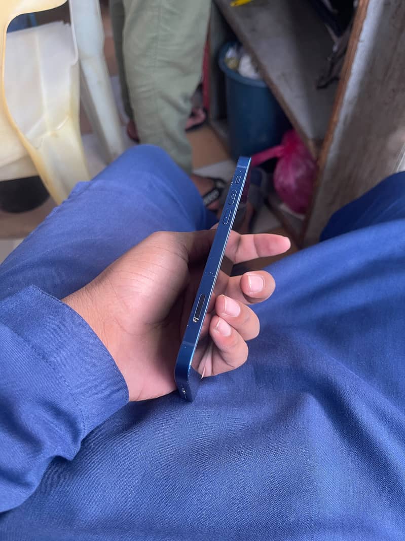 Apple iPhone 12 5