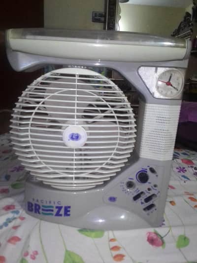 Pacific breeze recharge fan and light