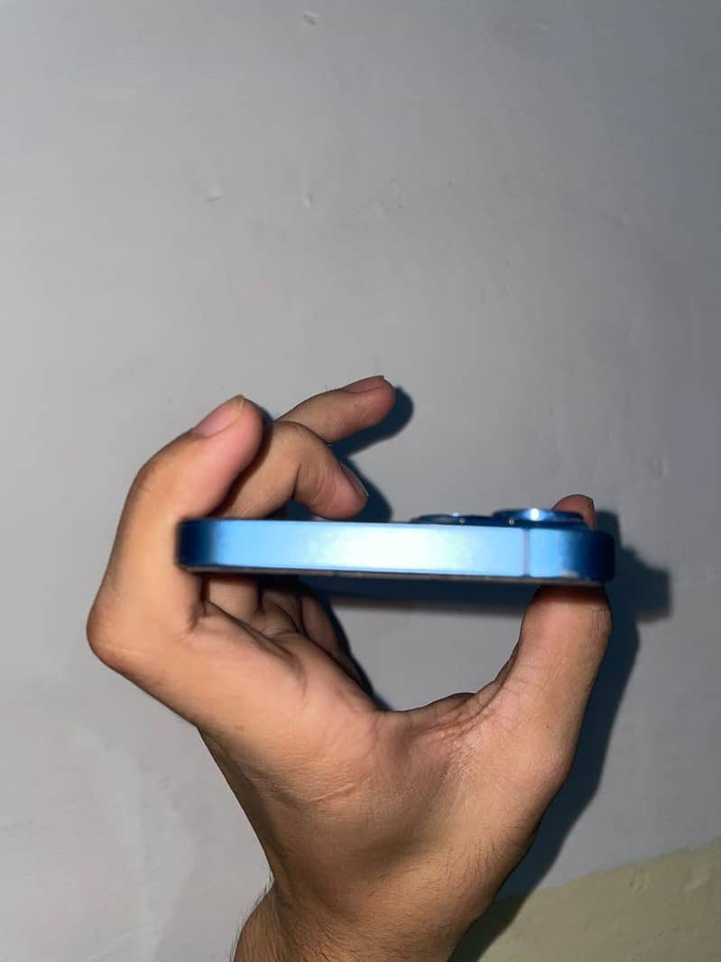 Apple iPhone 13 1