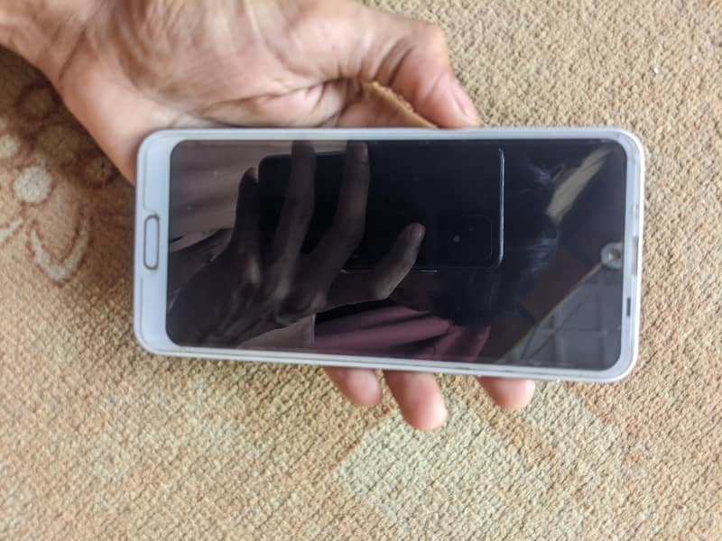 Sharp Aquos R2 7